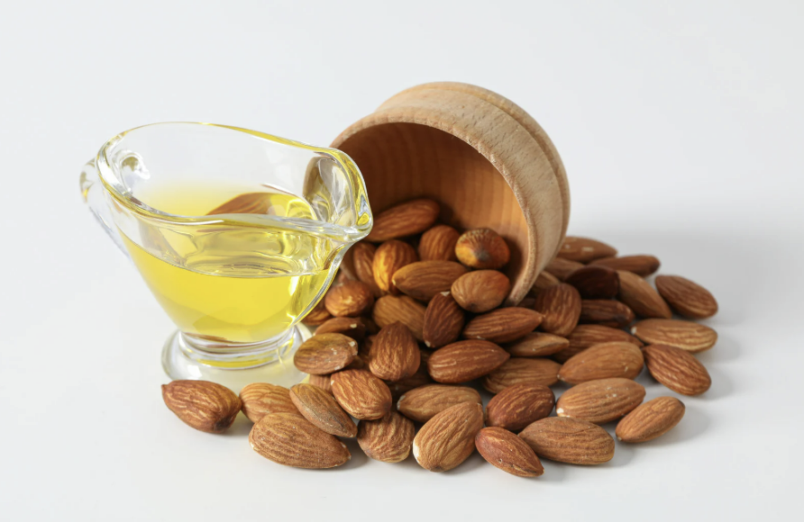 rambut bayi sehat, cara rambut bayi tebal, minyak almond untuk rambut bayi, tips perawatan rambut bayi, Bunda, si Kecil